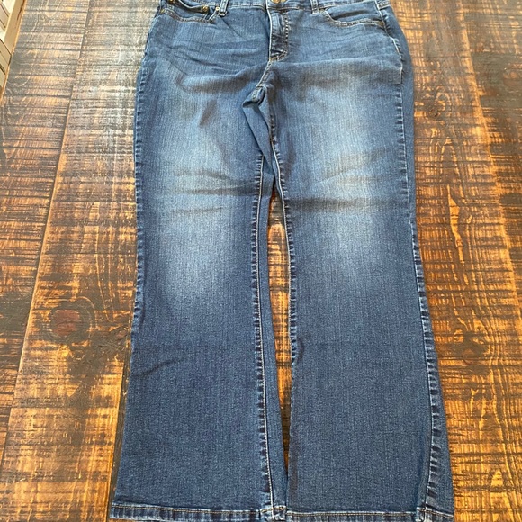 Jeans - Picture 2 of 5